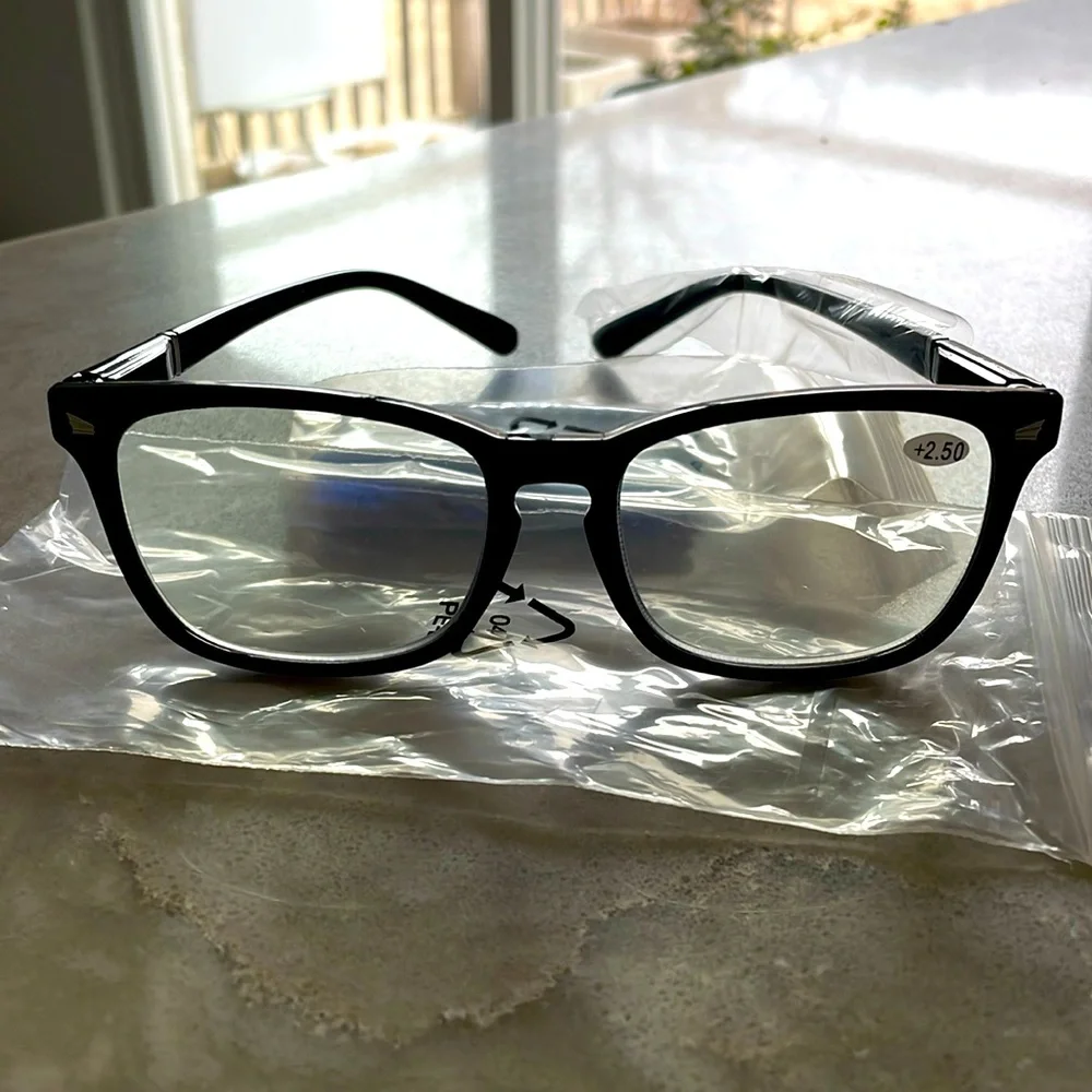 NEW 2.5 readers blue light lens black pop of silver soft bridge spring closure